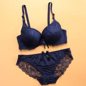 Women's Lace Decorated Breathable Bra Set