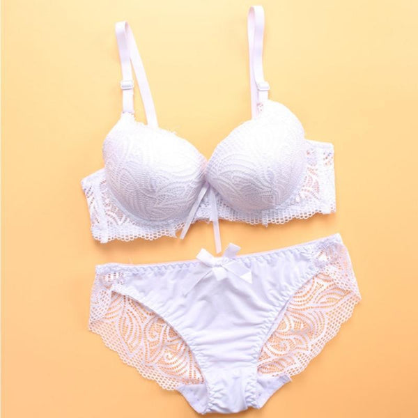 Women's Lace Decorated Breathable Bra Set