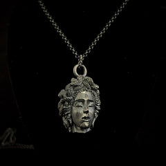 ossua-et-acroamata-jewelery-gothic-goth-memento-mori-sterling-silver-925-Head-of-Medusa-necklace-Cellini-Version