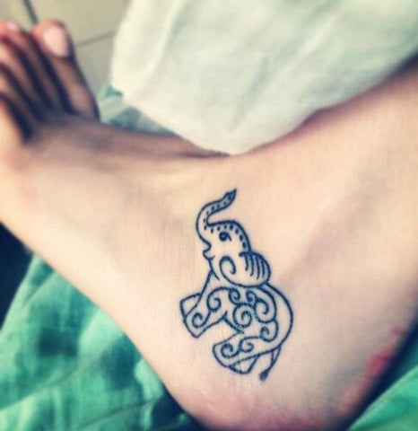 tatouage elephant sur le talon