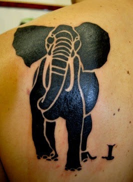 tatouage elephant noir