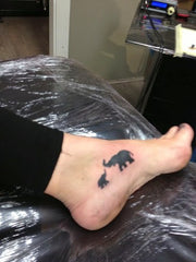 petit tatouage elephant noir