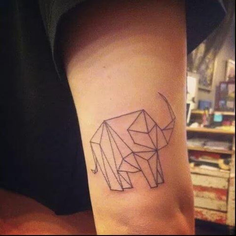 tatouage éléphant origami