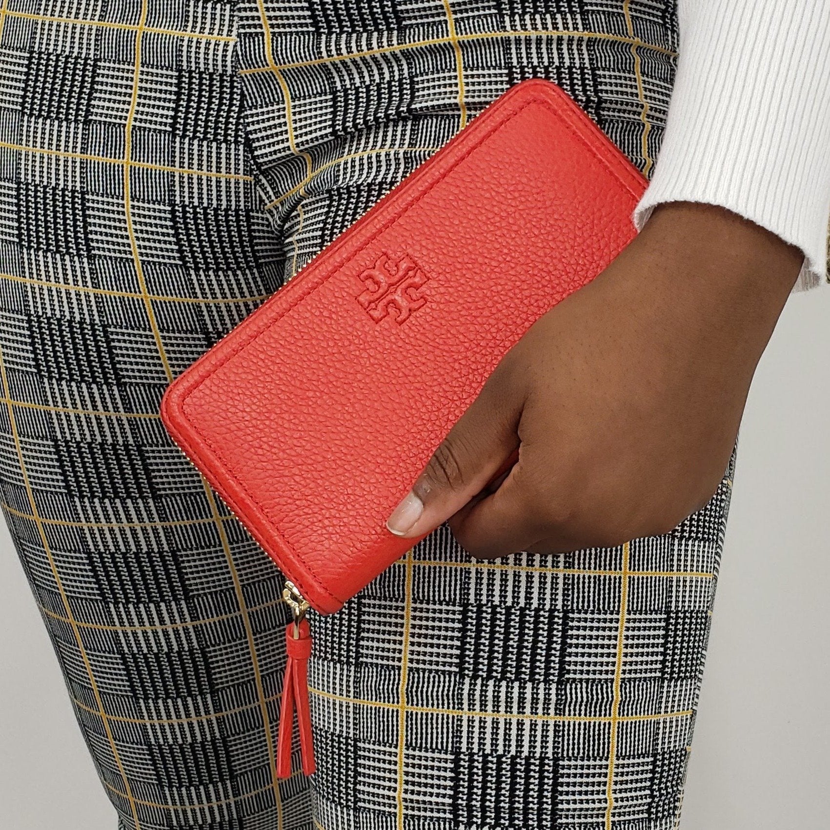 Tory Burch Thea Zip Continental Wallet in Brilliant Red – 