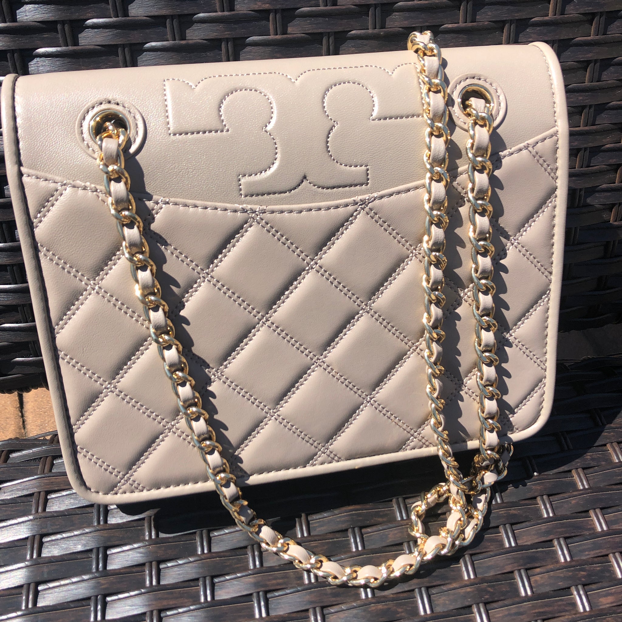 Tory Burch Savannah Shoulder Bag in French Gray – 