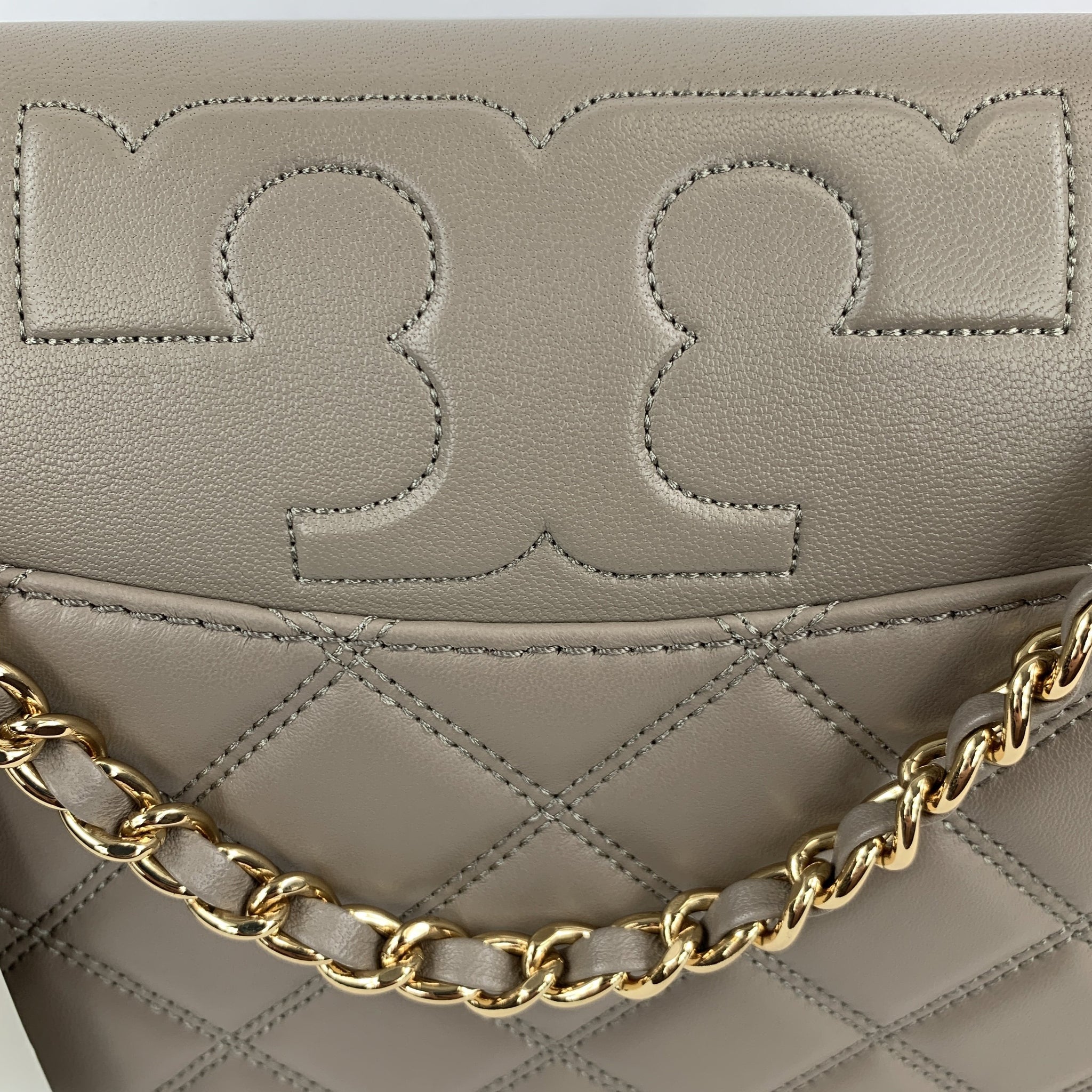 Tory Burch Savannah Shoulder Bag in French Gray – 