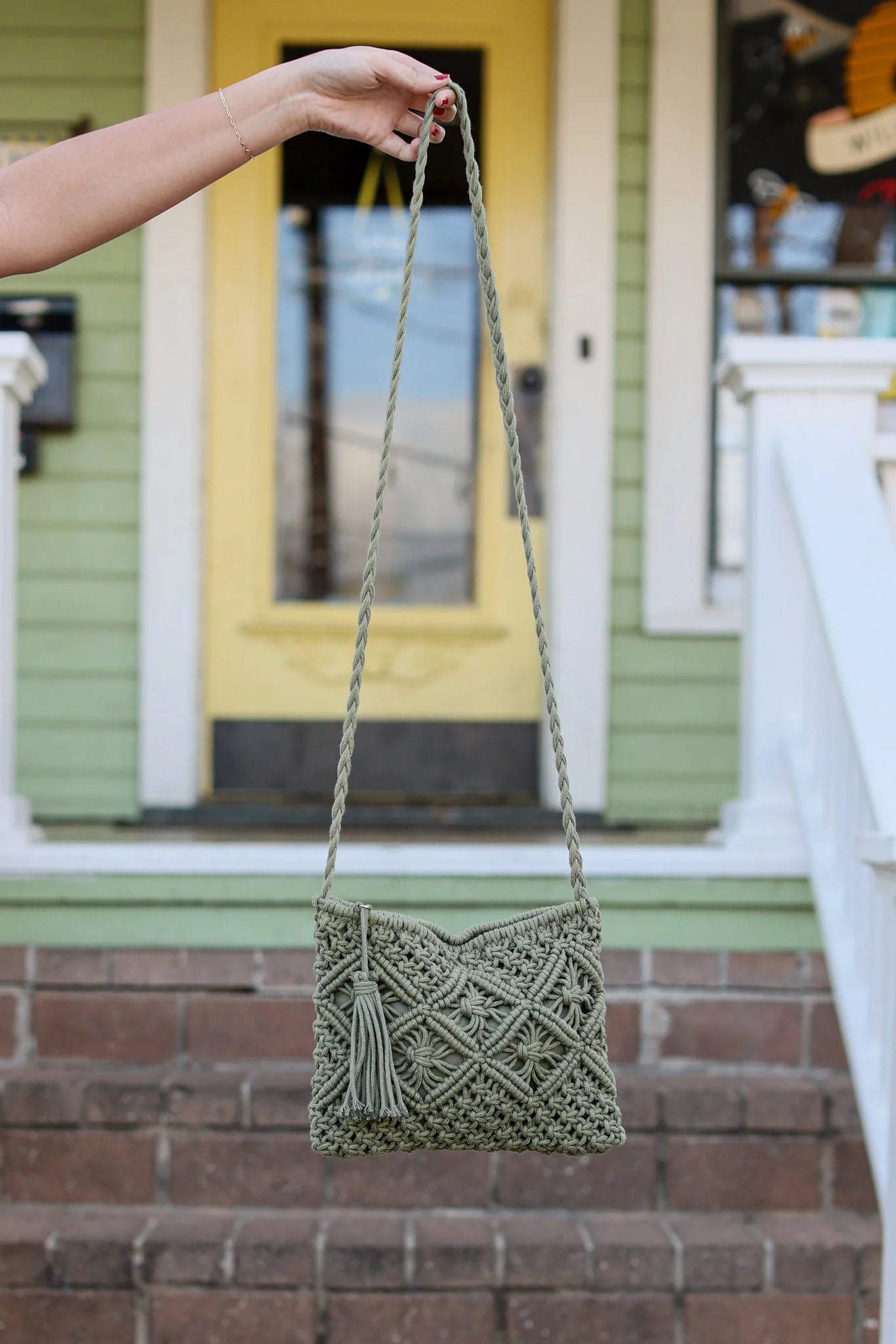 CROCHET ZIPPER BAG IN OLIVE