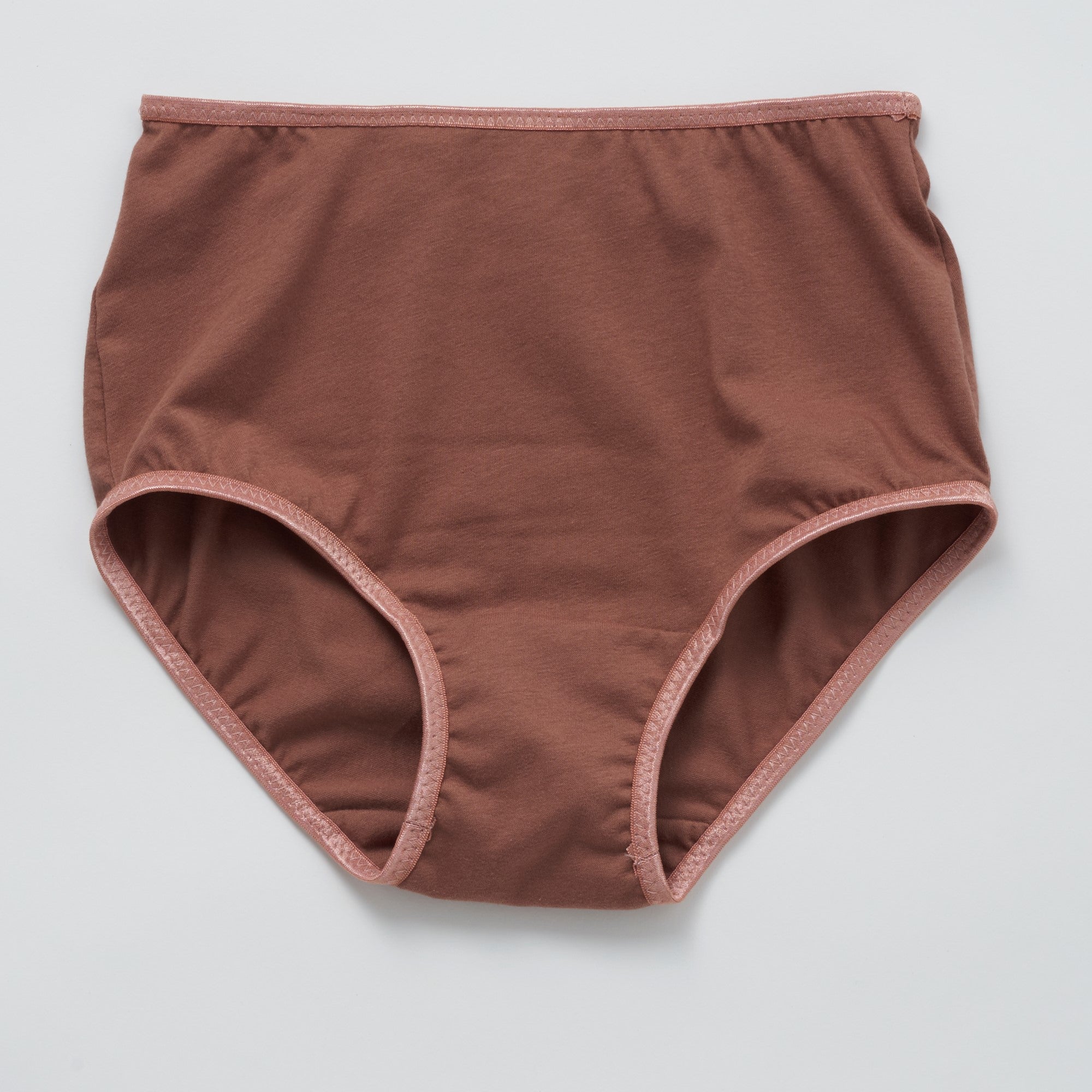 Nutmeg High Brief