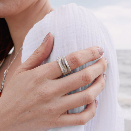 Designer Style Sterling Silver Mesh Ring | Eve's Addiction 