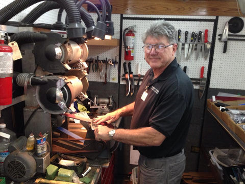 Centereach Knife-sharpening Shop on Cutting Edge of Tradition