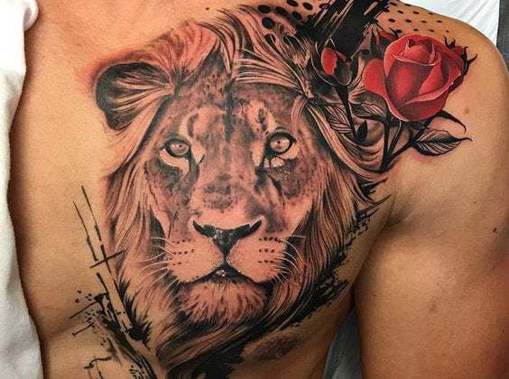Tatouage Lion Avec Une Rose