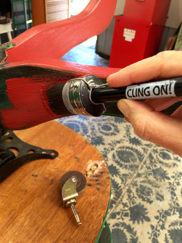 Cling On Paint Brush in action Australia online retailer