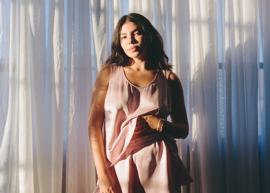 Ashley in rosa Lunya-Seide