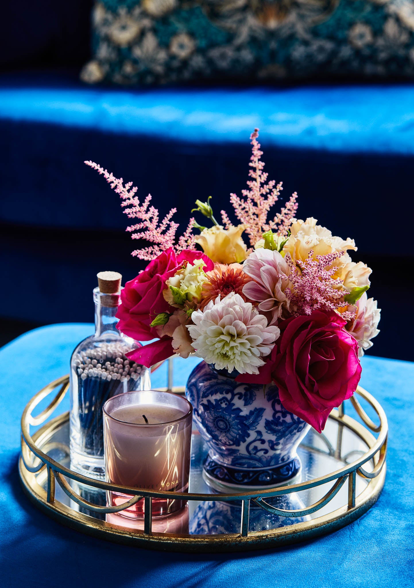 chinoiserie decor in luxury blue living room