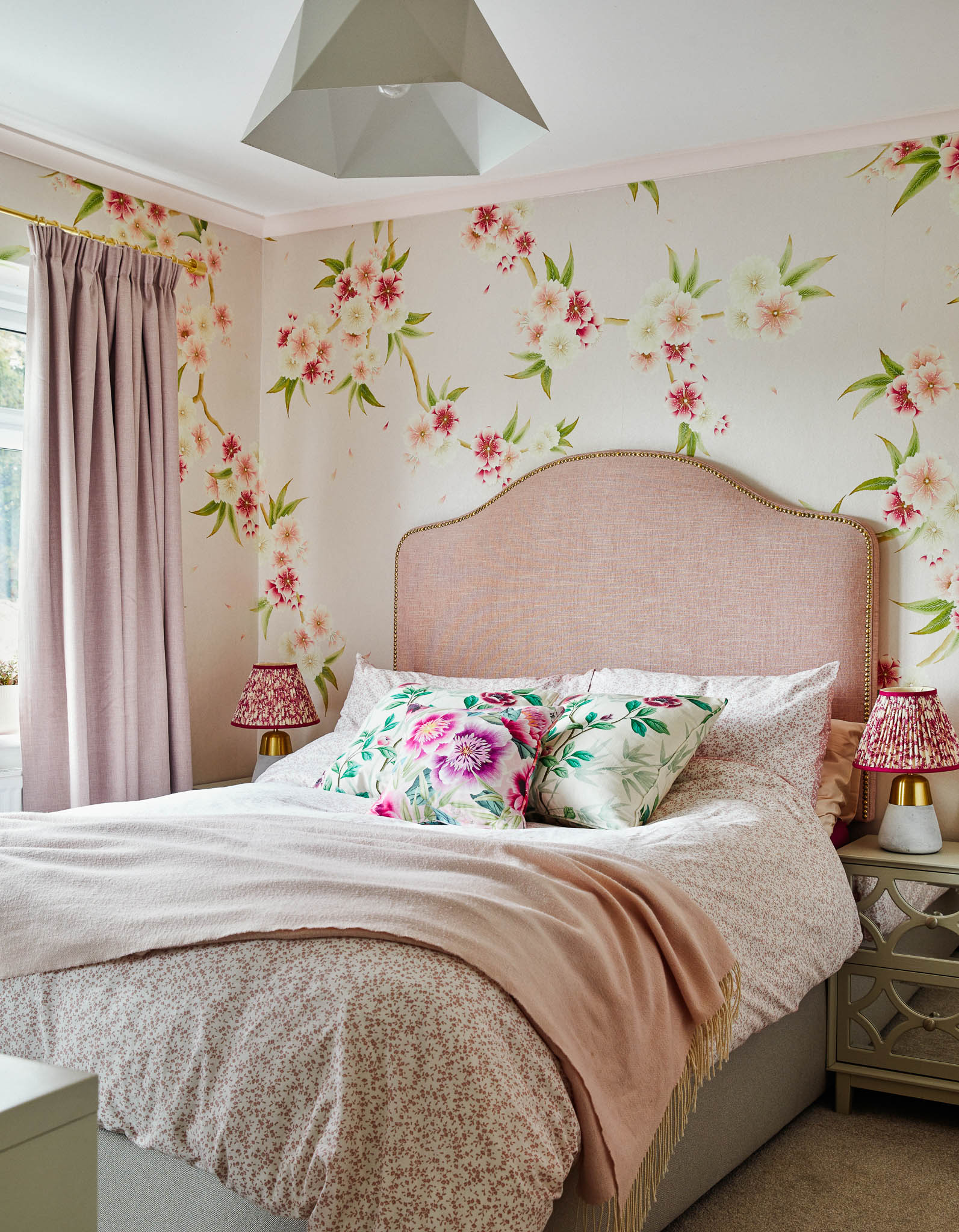 pink floral chinoiserie teen bedroom