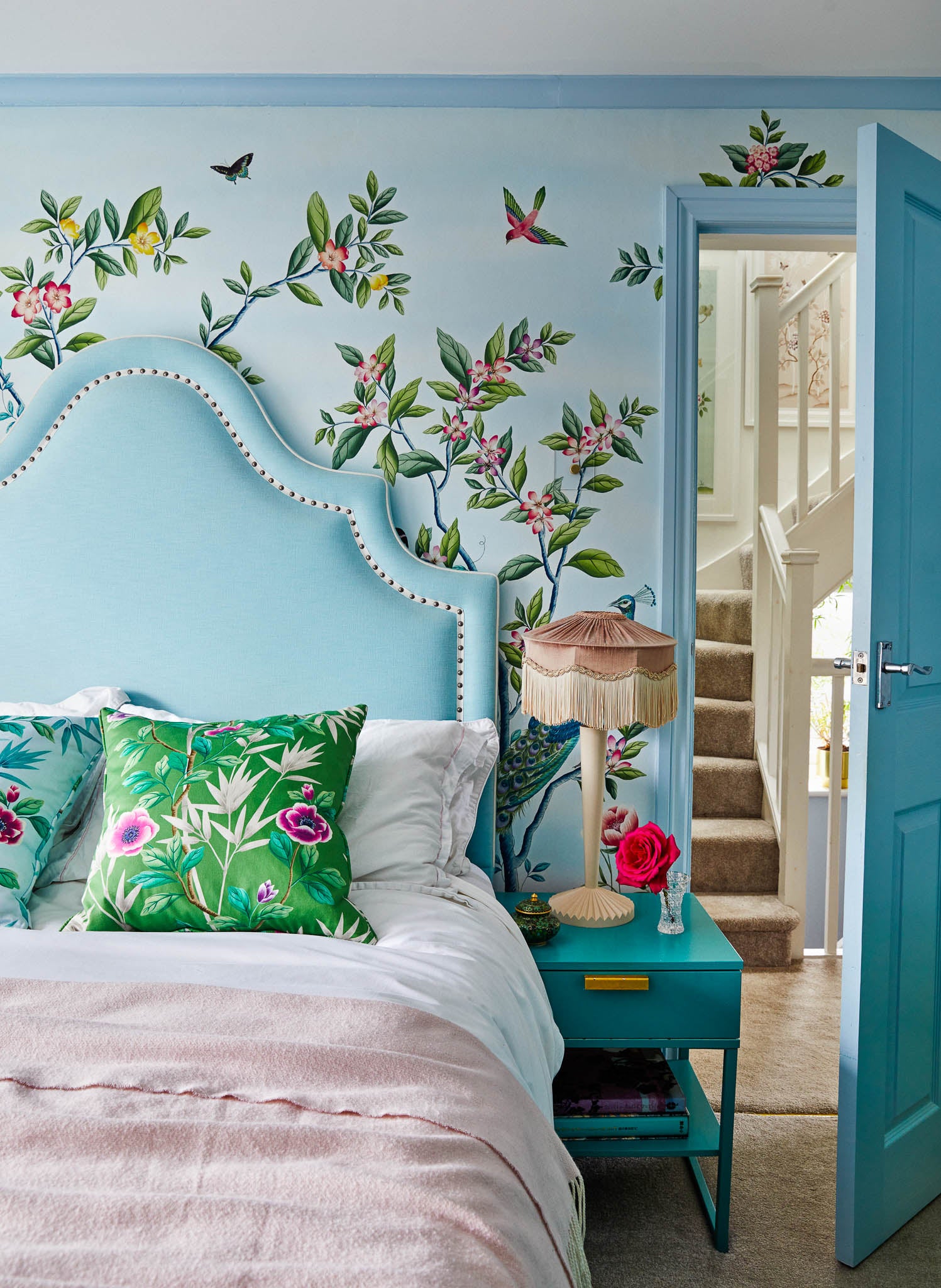 Blue botanical chinoiserie bedroom in maximalist style