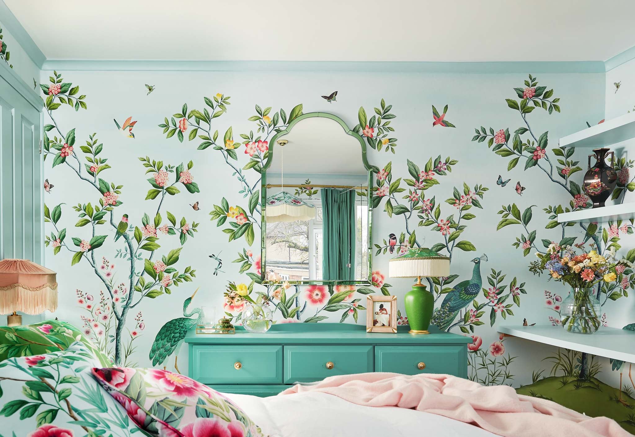 Blue chinoiserie bedroom wallpaper mural by harlequin and diane hill