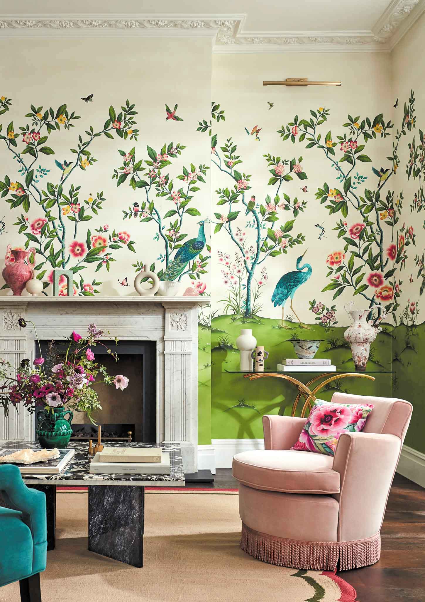 Diane Hill's 'Florence' chinoiserie wallpaper in a lifestyle living room photo