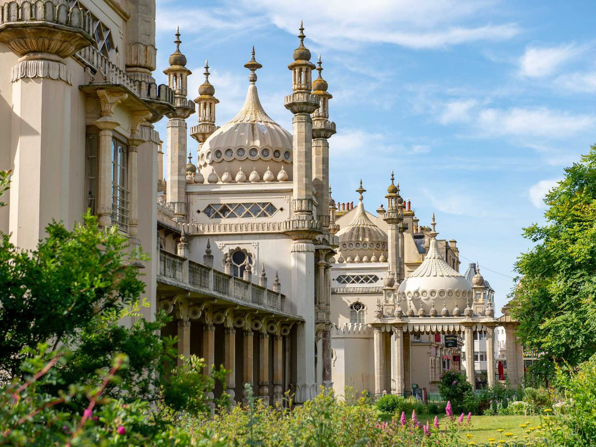 Brighton Pavilion and Gardens, blue sky in the background