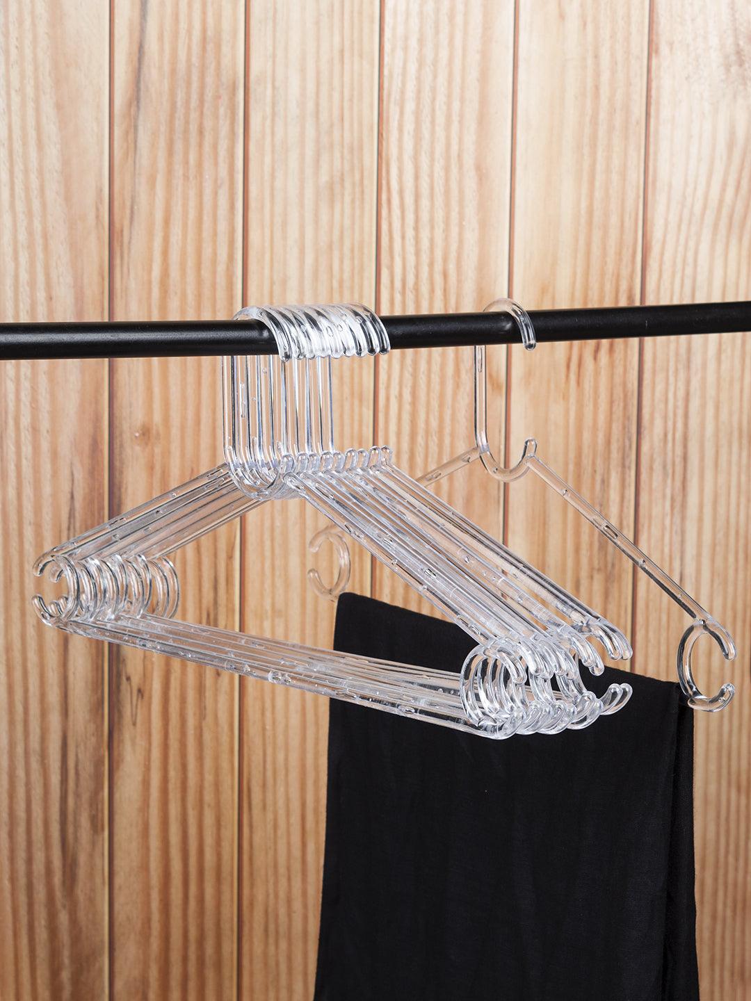 https://cdn.shopify.com/s/files/1/0267/1699/5754/files/market-99-plastic-transparent-hangers-set-of-10-hangers-1-29021677191338.jpg?v=1697010621&width=1080