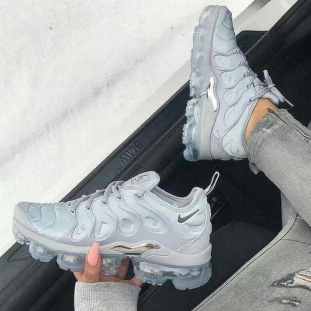 Nike Air Vapormax Plus Trendy Fashion Casual Wave Line Sneakers 