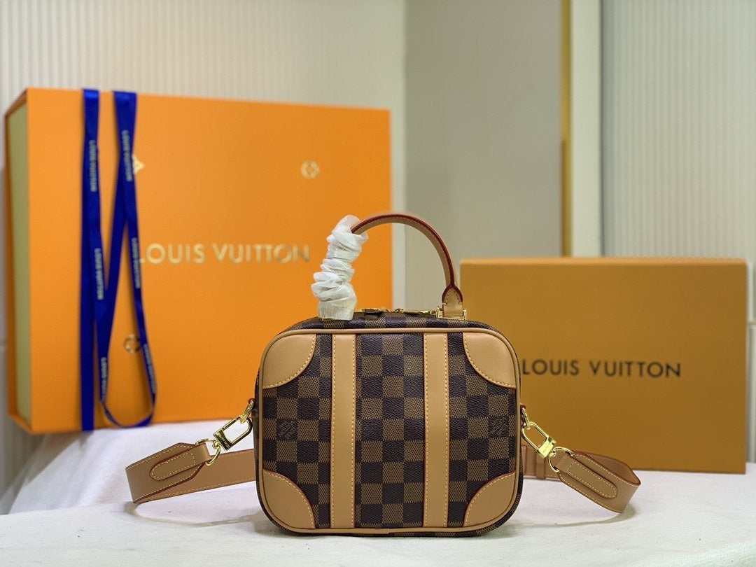 LV Louis Vuitton Women's Tote Bag Handbag Shopping Leather T