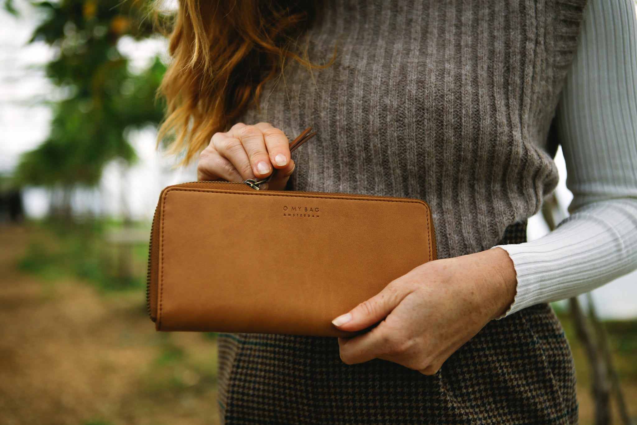 Sonny_wallet_new_AppleLeather_editorial