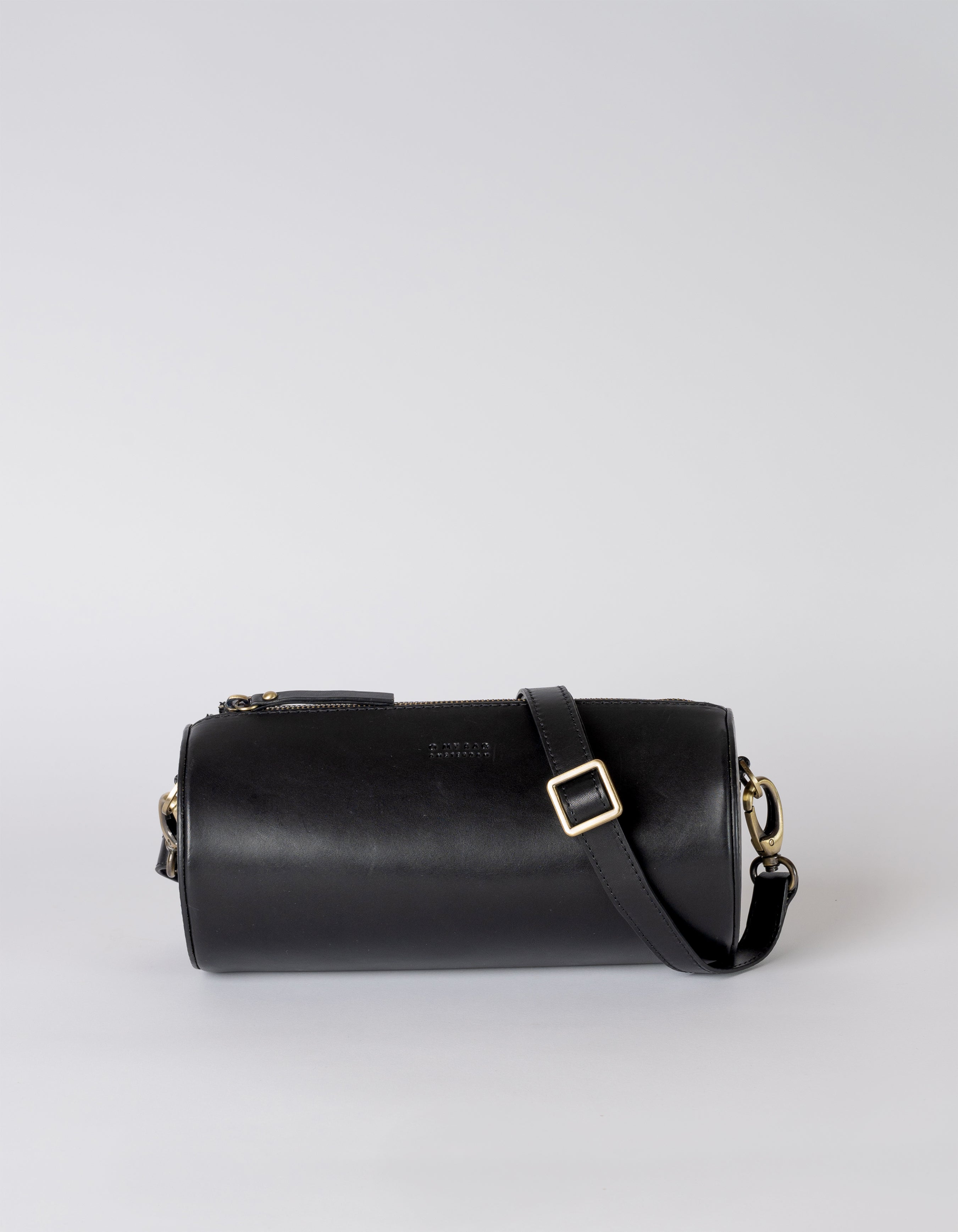 Izzy - Black Classic Leather