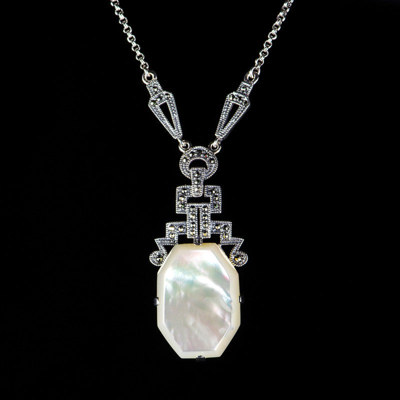 mother of pearl pendant necklace