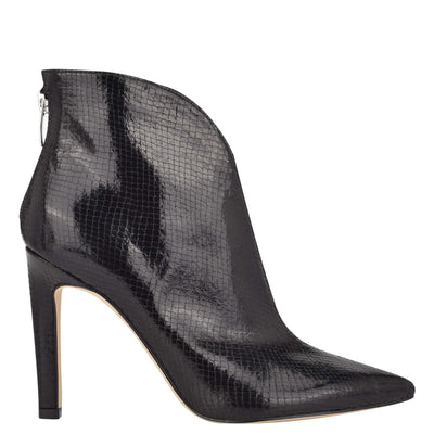 nine west zaayer heeled bootie