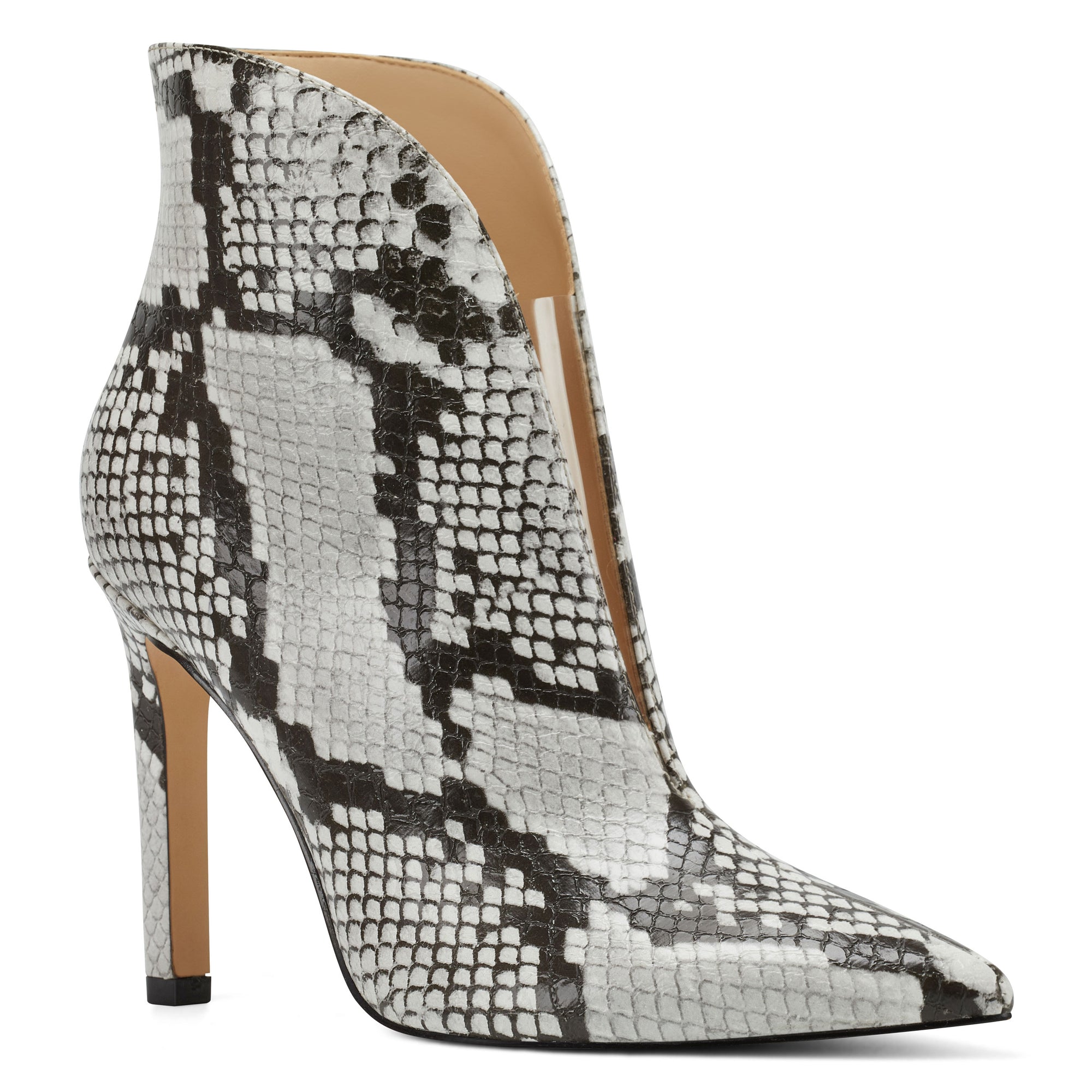 nine west zaayer heeled bootie