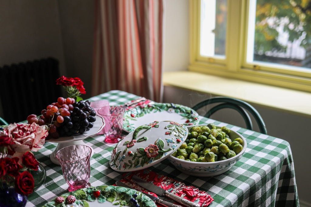 Table Styling using Tavola and Coco & Wolf linens by Skye McAlpine