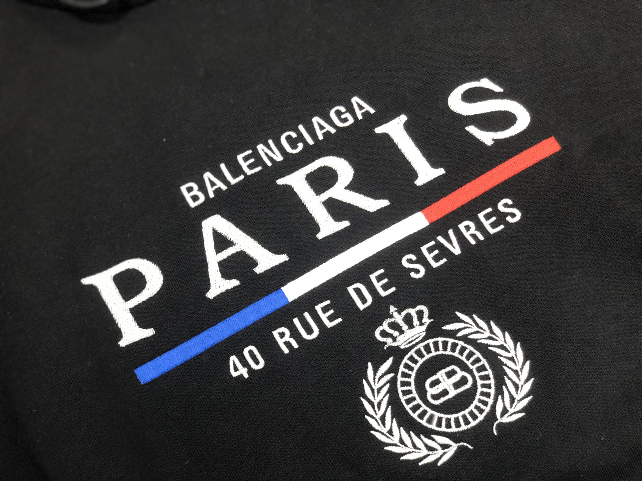 balenciaga paris logo