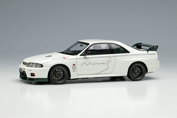 Laboratory 1:64 Nissan Skyline GT-R (BNR32) Garage Active Widebody