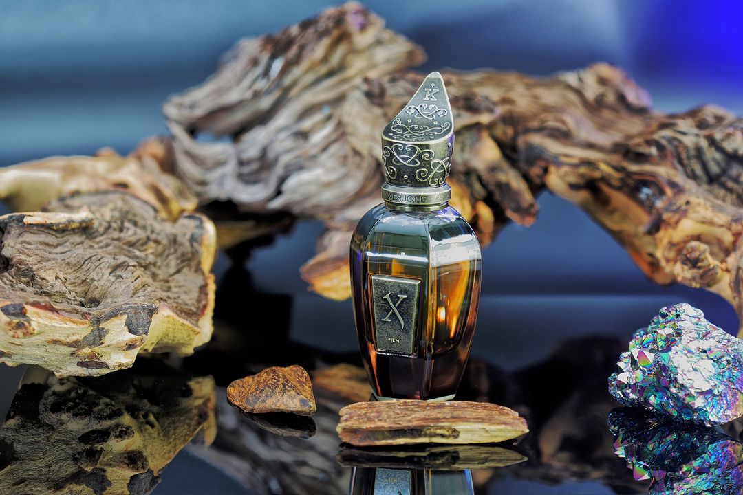 Taking its name from the Arabic word for 'knowledge', 'Ilm is a tribute to the golden age of chemistry.A simple yet breathtaking blend of aged oud is expertly fused with gurjun, cedar and amber. An engtangleme.jpg__PID:1c17aee2-c41c-4fb1-a9b8-7c698cf8a5c7