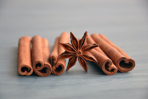 Cinnamon sticks on the table.