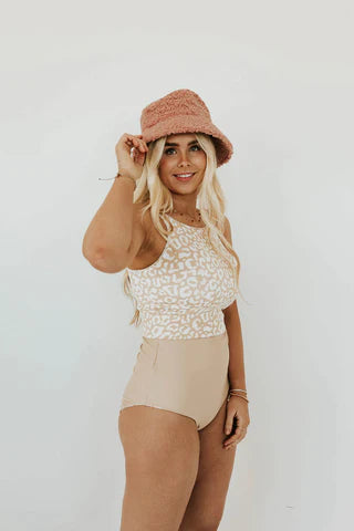 modest mom-friendly swimsuits. www.loveoliveco.com