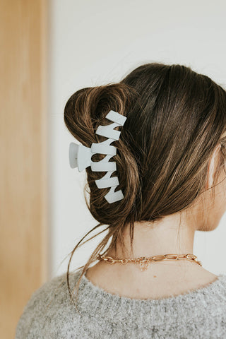 How to Style Hair Clips and Scrunchies – Love Olive Co