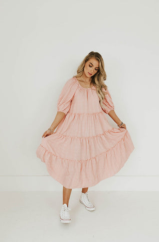 flowy blush dress for spring. www.loveoliveco.com