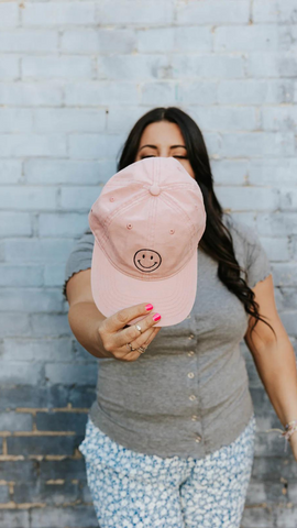 best tips for making your baseball hat look more feminine. www.loveoliveco.com