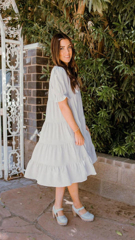 beautiful modest dress for bridesmaids. www.loveoliveco.com