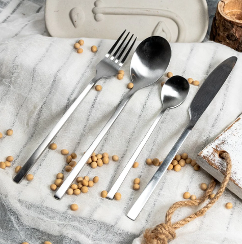 Tips for Clean Silver and Stainless Steel Cutlery—The Sparkling