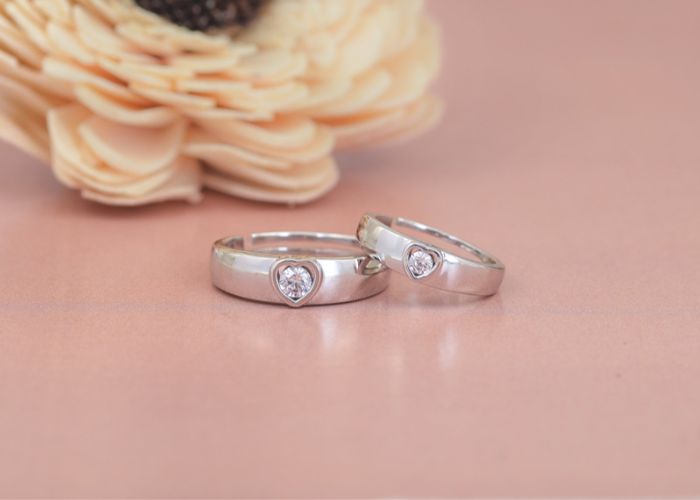 Pure silver band rings for men and women. A prefect rakhi gift for couple