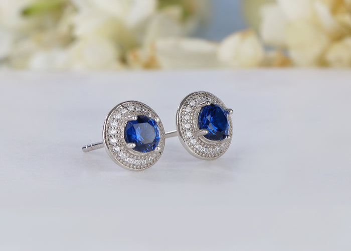 blue sapphire stud earring in 925 silver