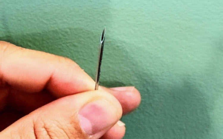 needle for piercing 