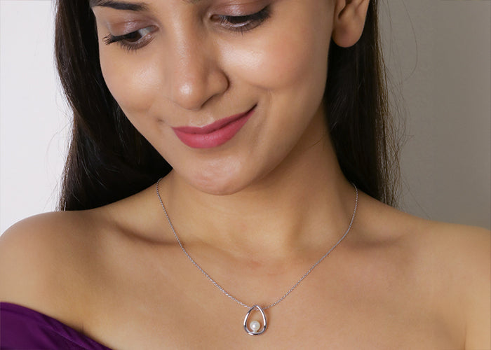 Natural Freshwater Pearl Solitaire Necklace In 925 Silver