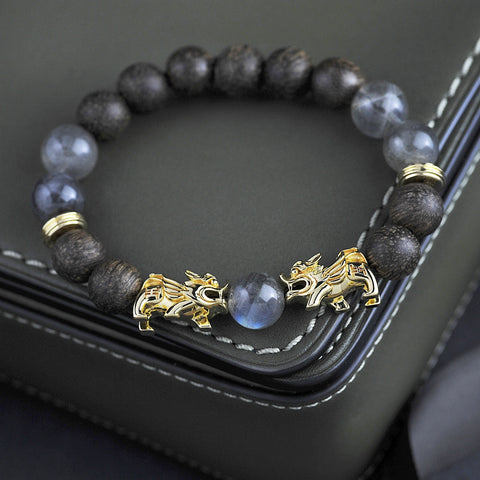 Pixiu bracelet, representing the rich cultural heritage of China and emboding the harmonious blend of ancient symbolism and modern elegance.
