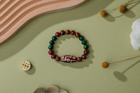 The 9-eye Dzi Tibetan bracelet from Hoseiki.