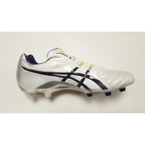 asics soccer shoes canada