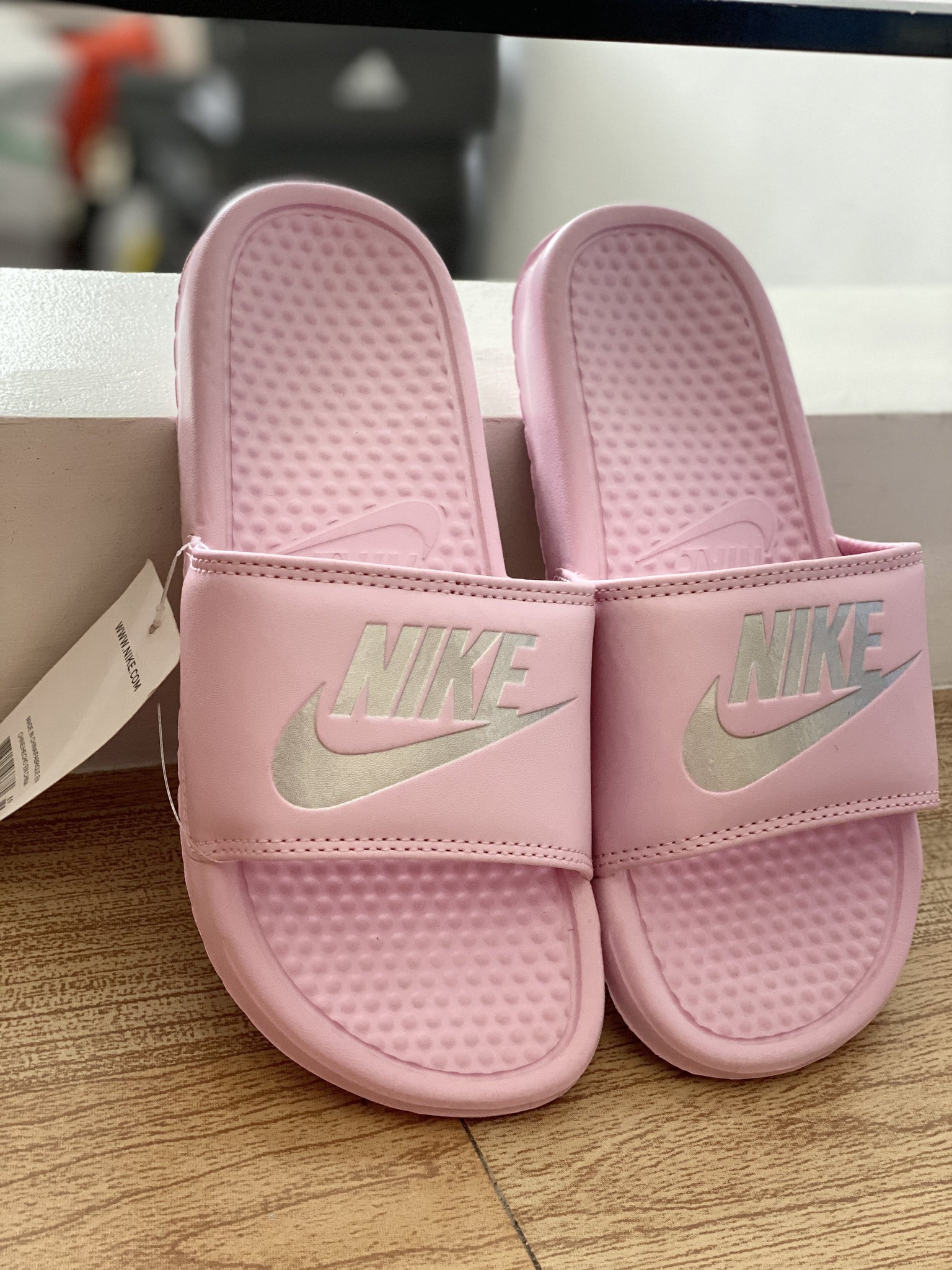 pink benassi slides